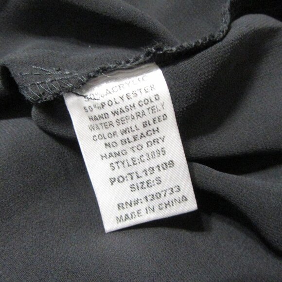 Altar’d State Black Gold Metallic V Neck Dress
New - Picture 10 of 10